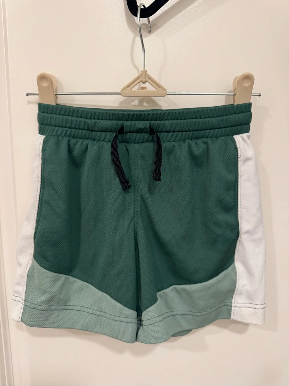 GAP Green and White Colorblock Athletic Shorts
